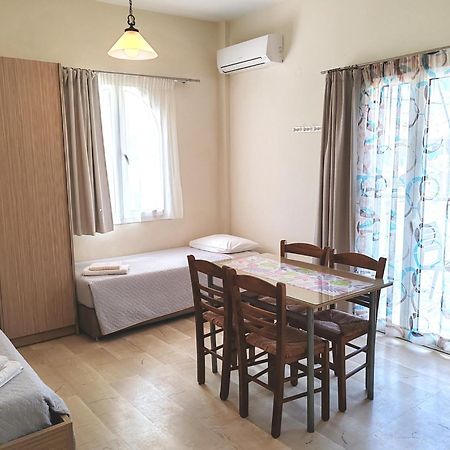 Angelica Studios And Apartments Agia Marina Екстериор снимка