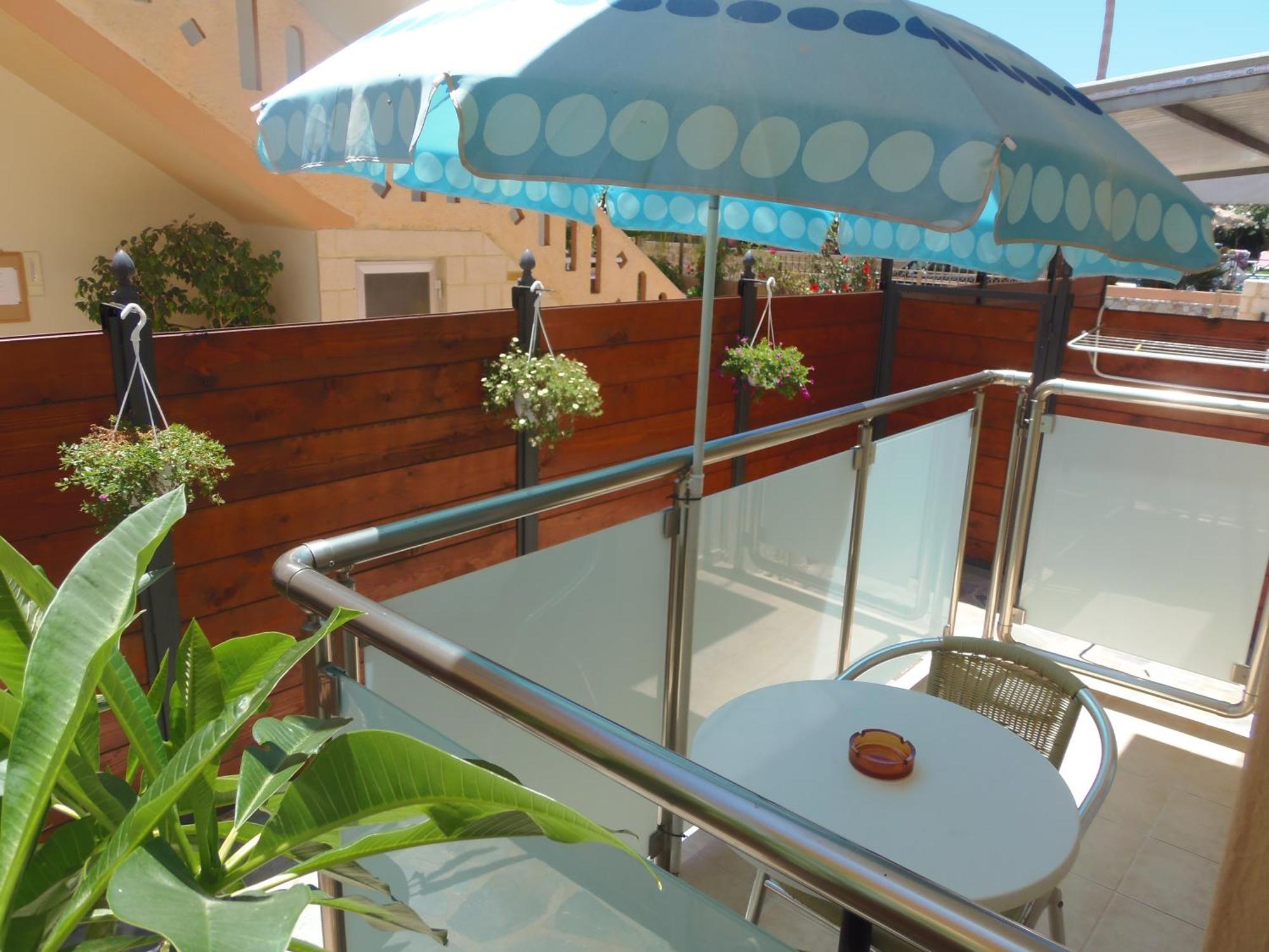 Angelica Studios And Apartments Agia Marina Екстериор снимка