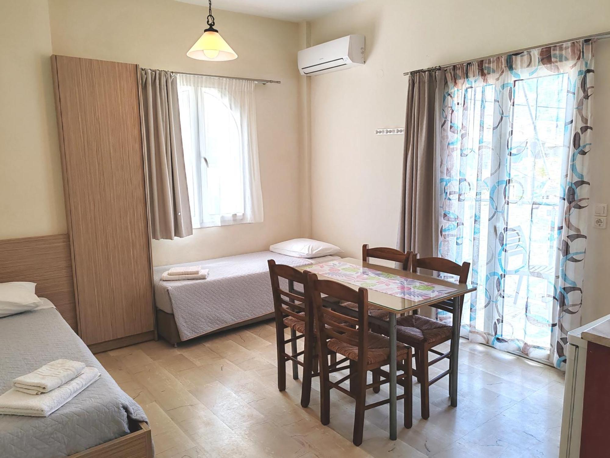 Angelica Studios And Apartments Agia Marina Екстериор снимка