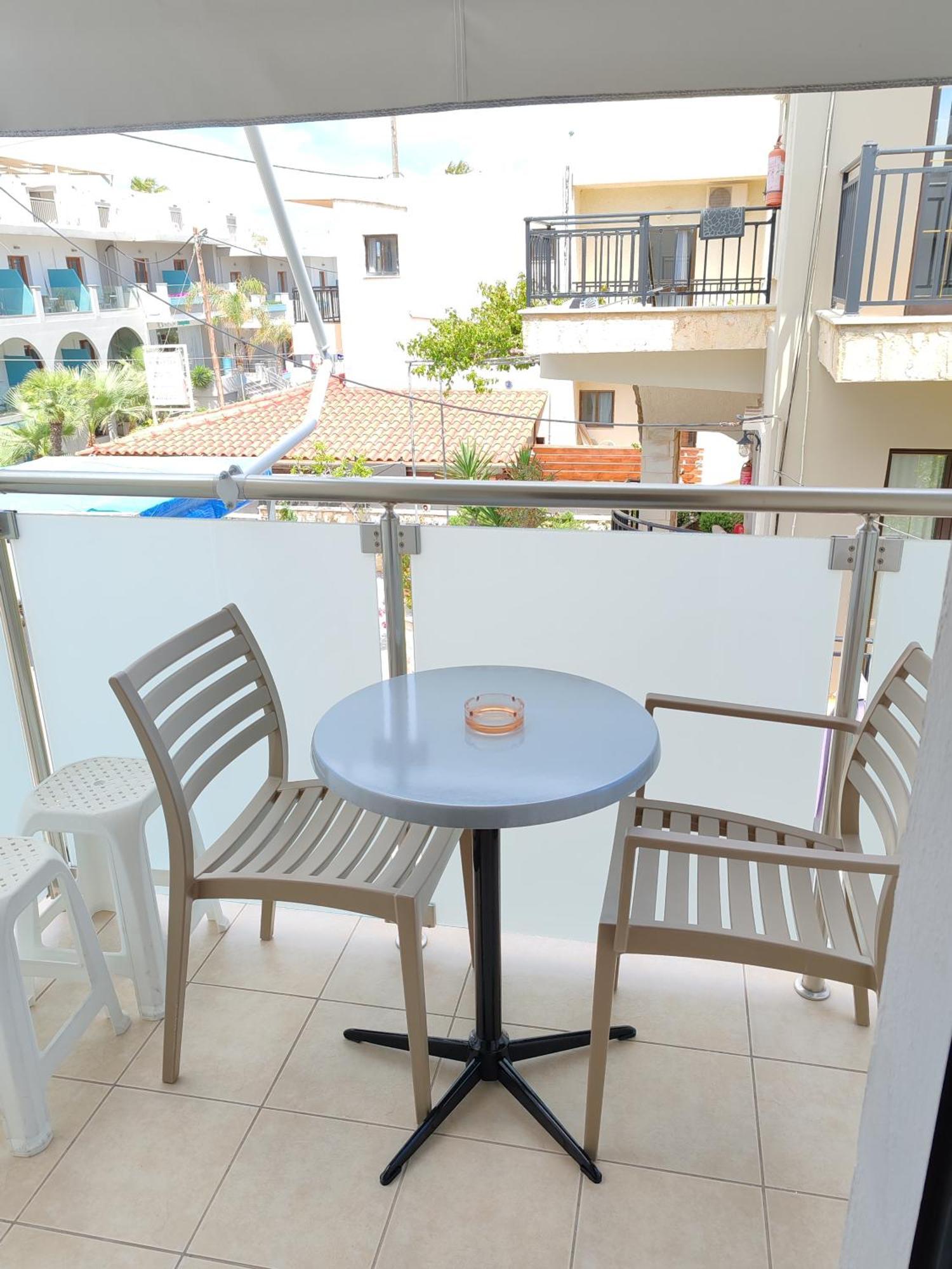 Angelica Studios And Apartments Agia Marina Екстериор снимка