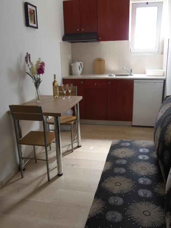 Angelica Studios And Apartments Agia Marina Стая снимка