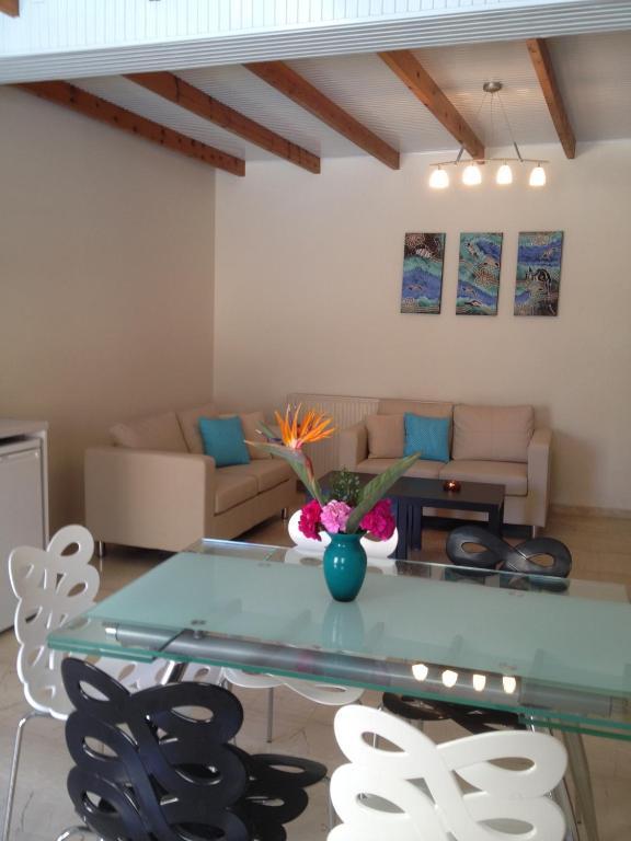 Angelica Studios And Apartments Agia Marina Стая снимка