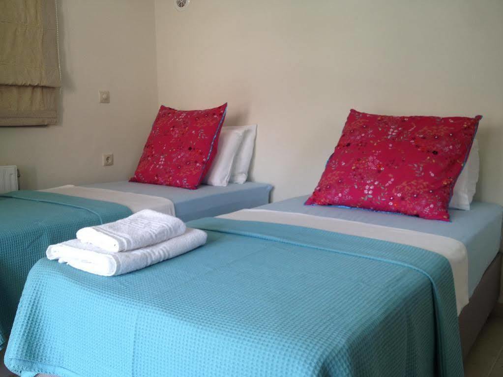 Angelica Studios And Apartments Agia Marina Екстериор снимка