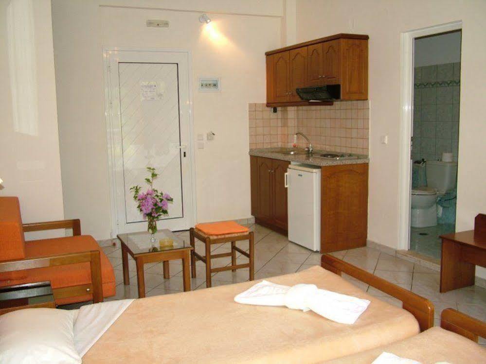 Angelica Studios And Apartments Agia Marina Екстериор снимка
